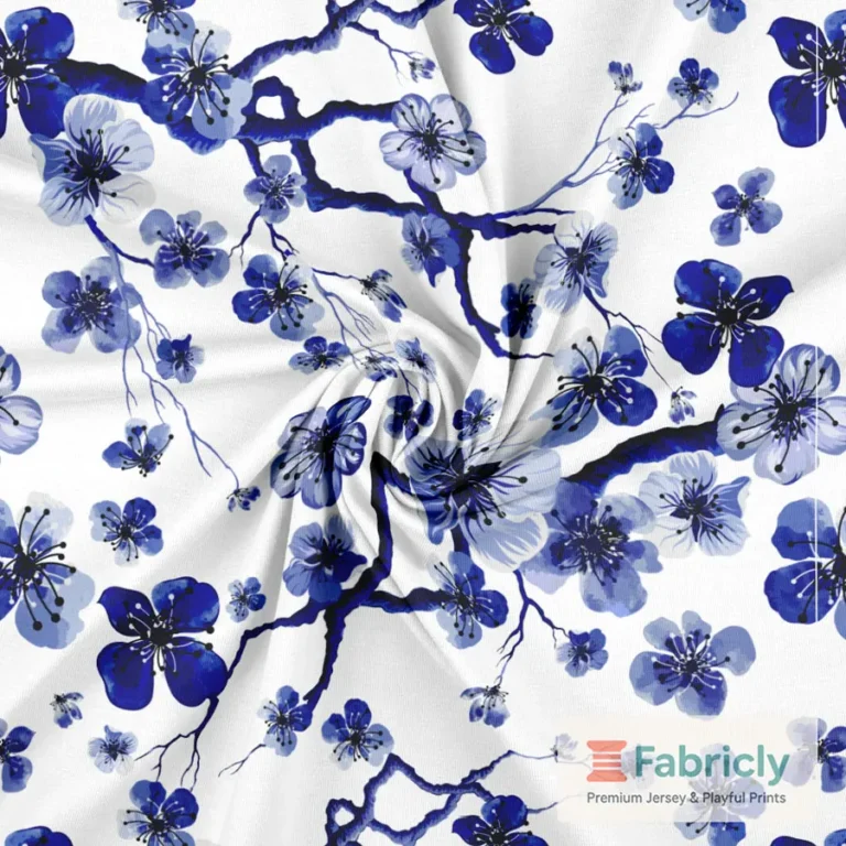 Chinoiserie-Blüten Blau auf Weiß Baumwolljersey